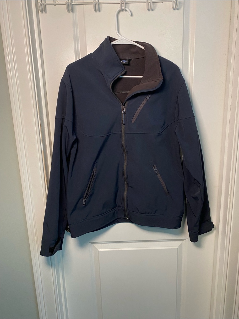 Icewear Men's Black Softshell Zip Jacket